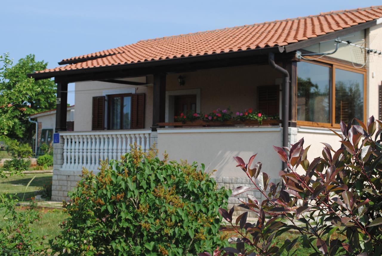 PUY Holiday Home Ana מראה חיצוני תמונה
